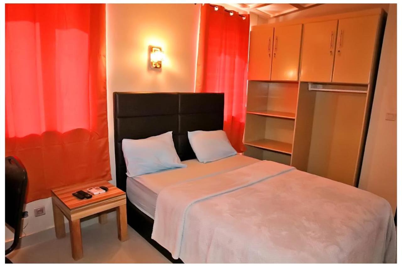 Oasis Lawafossi Apartment Бобо-Диуласо Екстериор снимка
